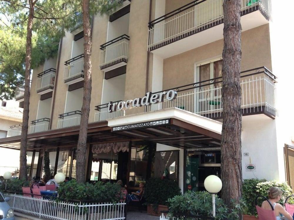 Hotel Trocadero Riccione Esterno foto