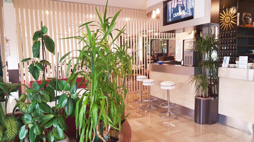 Hotel Trocadero Riccione Esterno foto
