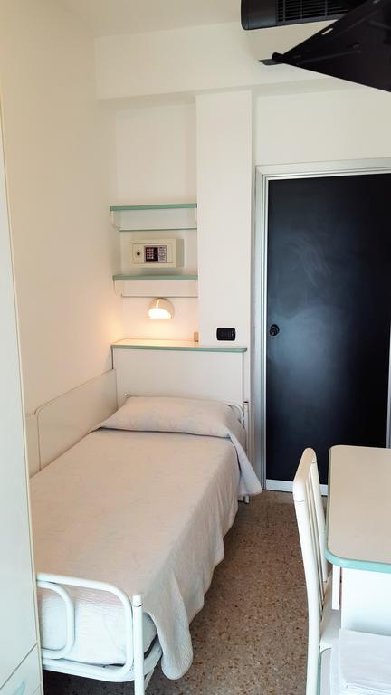 Hotel Trocadero Riccione Esterno foto