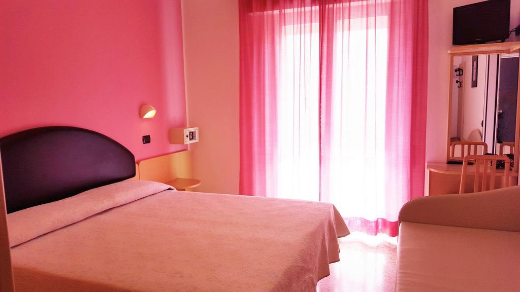 Hotel Trocadero Riccione Esterno foto