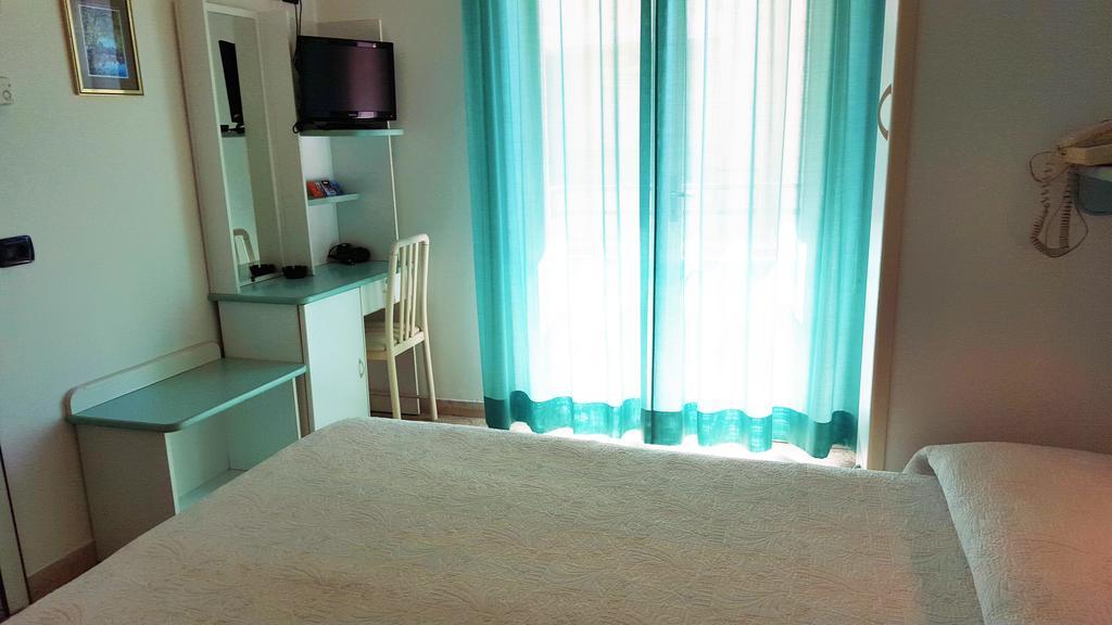 Hotel Trocadero Riccione Esterno foto