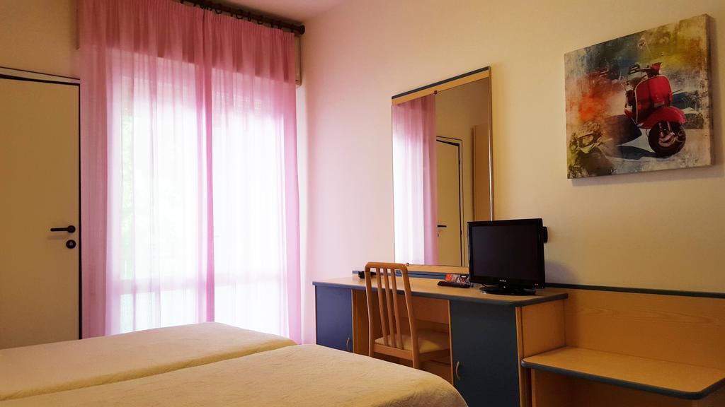 Hotel Trocadero Riccione Esterno foto