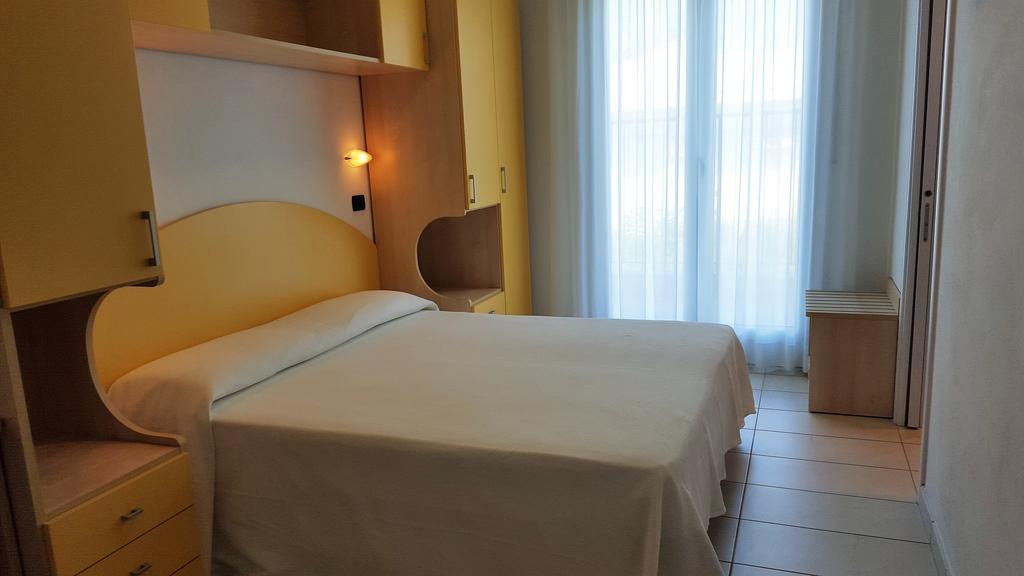Hotel Trocadero Riccione Esterno foto