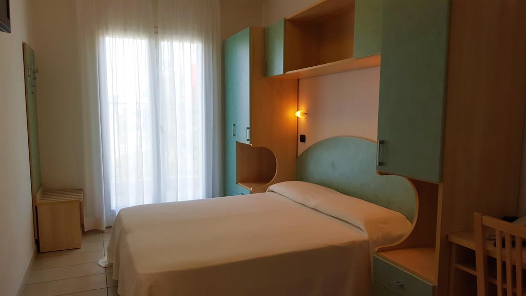 Hotel Trocadero Riccione Esterno foto