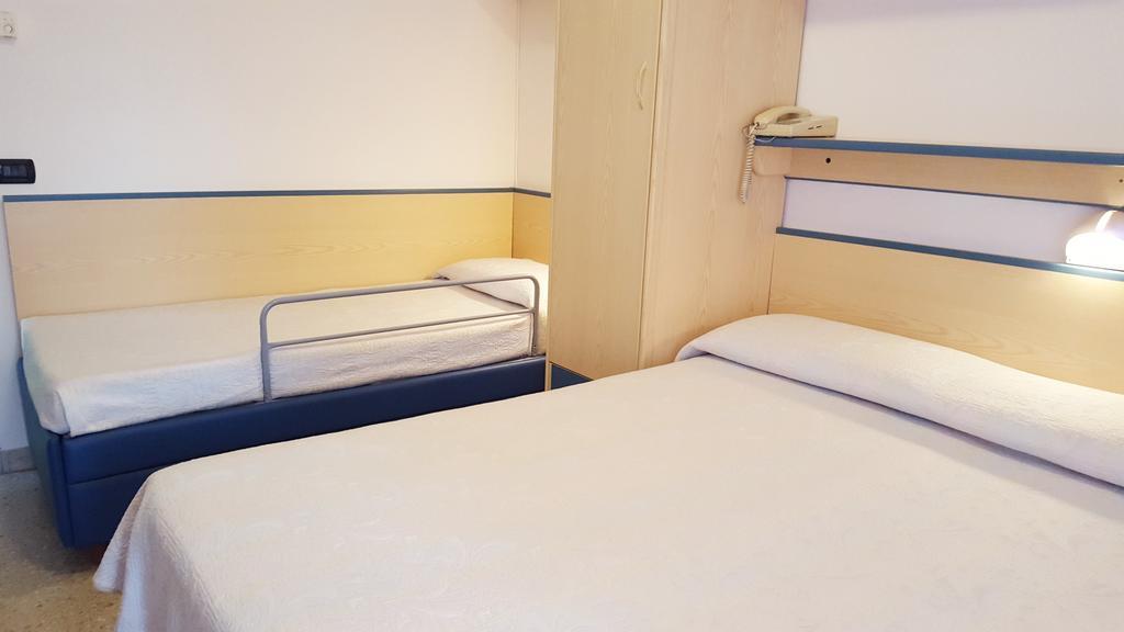 Hotel Trocadero Riccione Esterno foto