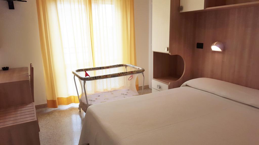 Hotel Trocadero Riccione Esterno foto