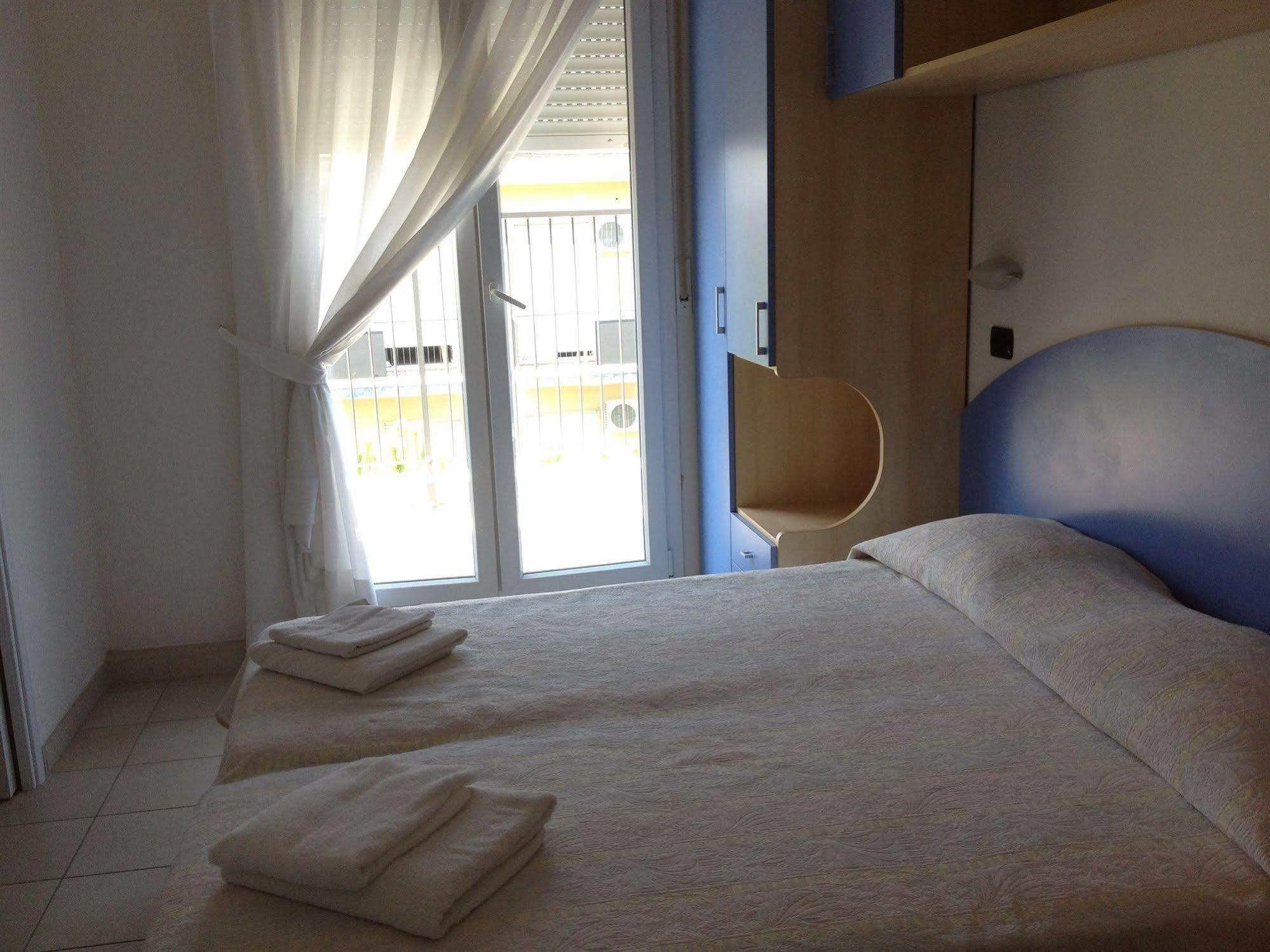 Hotel Trocadero Riccione Esterno foto